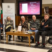Кирил Мерджански представи „Избрани епитафии от залеза на Римската империя“ в  клуб „Писмена“ 3