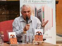 Иван Кулеков представи новата си книга „Имаме земя, имаме вода и си правим кал“ 1